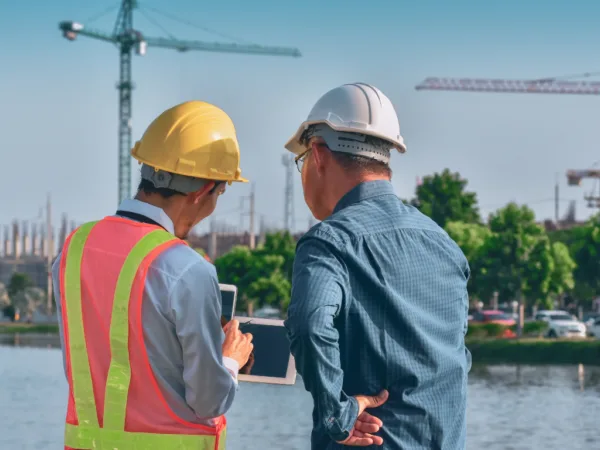 La Rivoluzione AI nei Cantieri: Come Checklist e Verbali Intelligenti Stanno Trasformando il Lavoro sul Campo